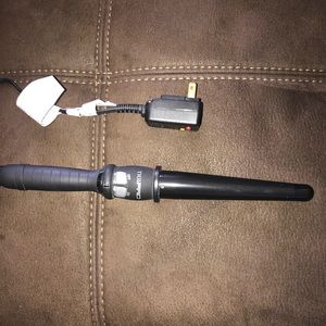 NWOT Tigi Pro Curling Wand 1.5 inch Taper